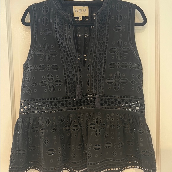 Sea New York Black Eyelet Sleeveless Blouse - Picture 1 of 2
